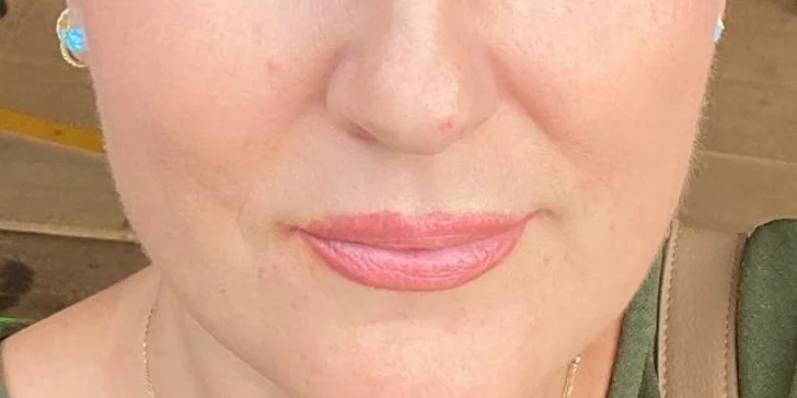 Permanentní make-up: horní a dolní linky, obočí i kontura a výplň rtů