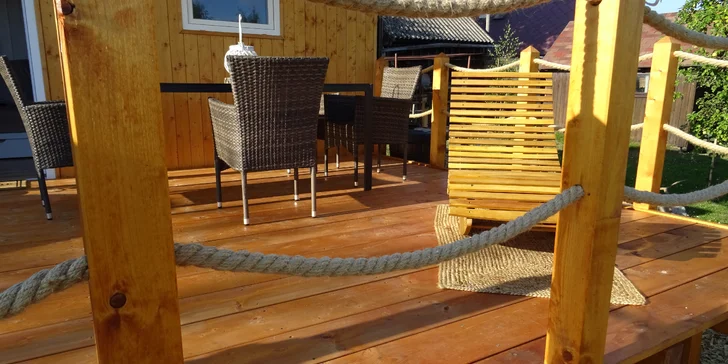 Pobyt v útulné maringotce u Hlinska: kuchyňka, sauna i ohniště