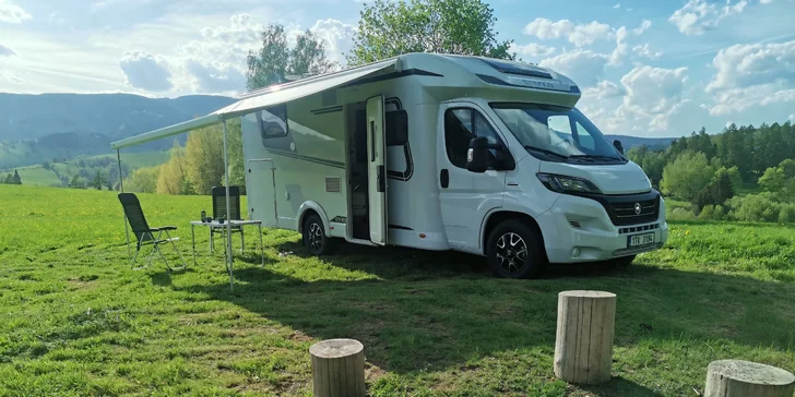 Pronájem plně vybaveného obytného vozu Etrusco T 7400 SBC na 2 až 7 dní
