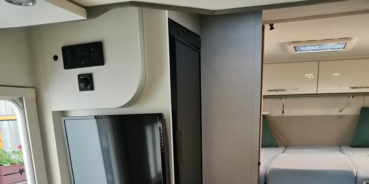 Pronájem plně vybaveného obytného vozu Etrusco T 7400 SBC na 2 až 7 dní