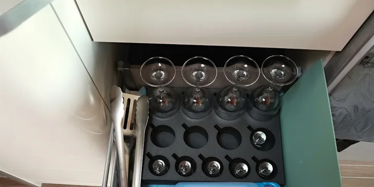 Pronájem plně vybaveného obytného vozu Etrusco T 7400 SBC na 2 až 7 dní