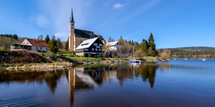 Otevřený voucher do restaurace u lipenské přehrady: burger, guláš i candát na grilu