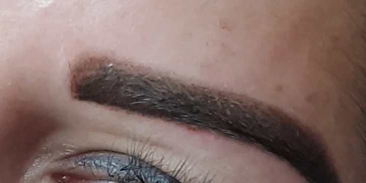 Permanentní make-up obočí pudrovou metodou Shading Brow a PMU rtů technikou aquarelle