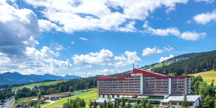 Relax v polských Tatrách: snídaně či polopenze, neomezeně bazény i wellness, obří dětská herna
