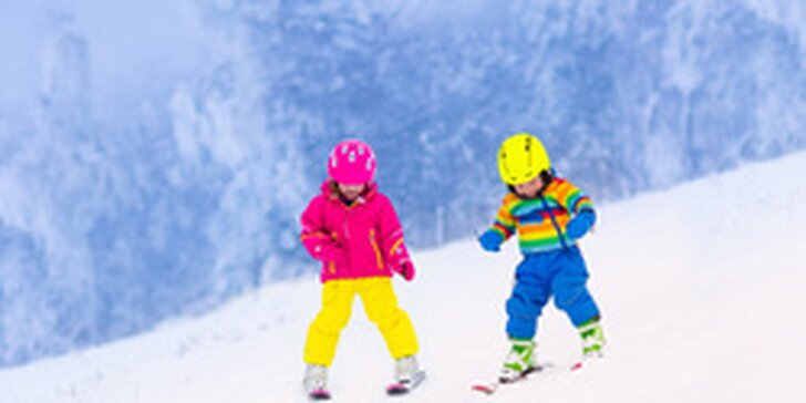 Lyžování pro děti od 3 do 12 let: celodenní lyžařská školka ve skupině