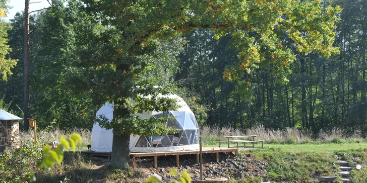 Glamping: vymazlené iglú u Prachovských skal, neomezený relax ve wellness i snídaňový koš