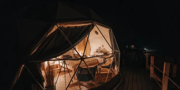 Glamping: vymazlené iglú u Prachovských skal, neomezený relax ve wellness i snídaňový koš