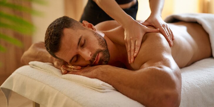 Relaxační balíček pro muže: thajská masáž, extra masáž hlavy či obličeje, hřejivý polštář a osvěžující lázeň
