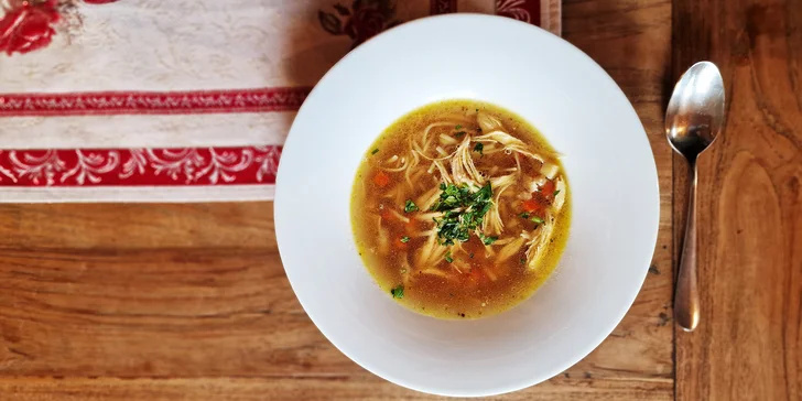 Tříchodové menu pro jednu či dvě osoby v krásném prostředí rodinného hotelu Pod Bílou Skálou na Vysočině
