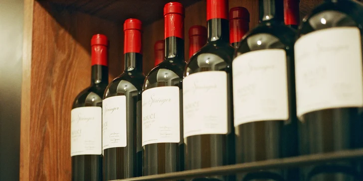 Neomezená konzumace vína a raut s autentickou korejskou kuchyní v Total Wine Baru