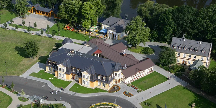 Lázeňský pobyt v Klášterci nad Ohří: snídaně či polopenze, vstup do bazénu s vířivkou a solné jeskyně