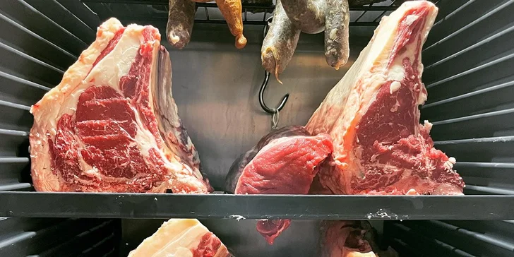 3chodové menu se specialitami z ochuceného polského hovězího v pravém steakhouse v Kudowě Zdróji pro 2 osoby