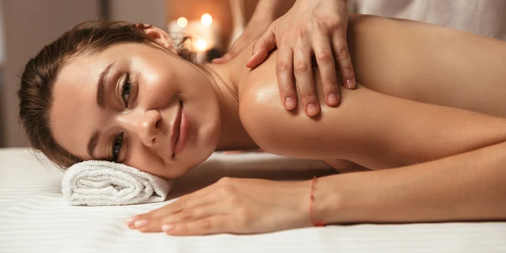 Tradiční thajské hýčkání pro jednotlivce či páry: masáž pleti i celého těla