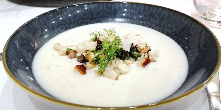 Staročeské 4chodové menu s candátem a kachním konfitem pro 2 osoby
