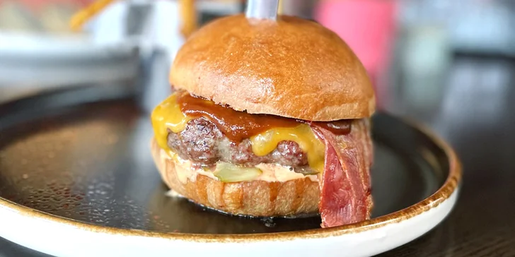 3chodové menu se specialitami z ochuceného polského hovězího v pravém steakhouse v Kudowě Zdróji pro 2 osoby