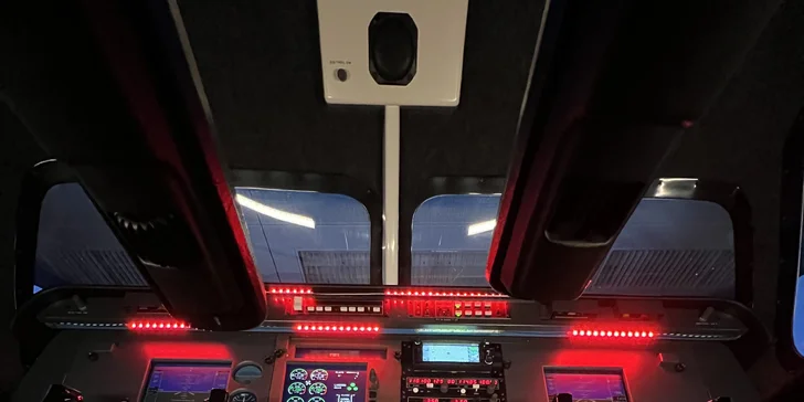Let na simulátoru dvoumotorového letadla: 30 nebo 60 minut simulace