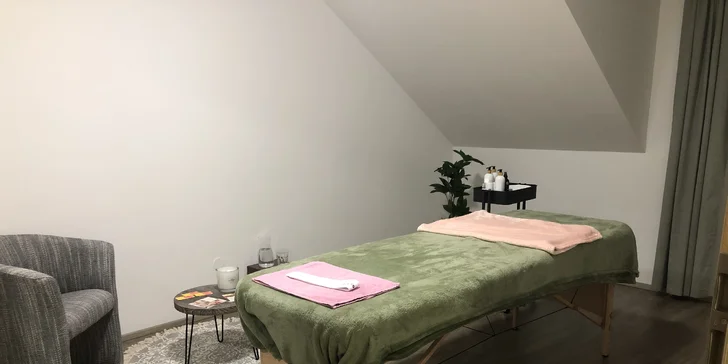Kosmetické ošetření: čištění pleti, barvení obočí a řas i lash lifting a relaxační masáž