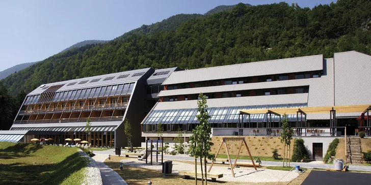 Parádní odpočinek ve Slovinsku: 4* hotel s polopenzí a neomezený relax ve třech bazénech