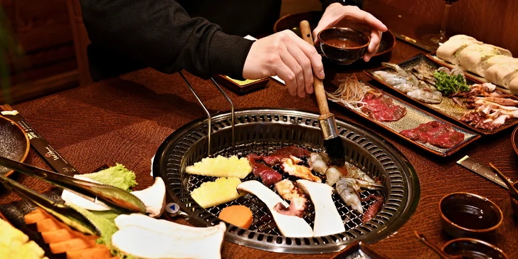 Luxusní degustační menu na gril: japonské hovězí Wagyu, krevety i chobotnice a lahev vína