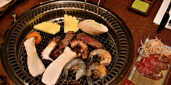 Luxusní degustační menu na gril: japonské hovězí Wagyu, krevety i chobotnice a lahev vína