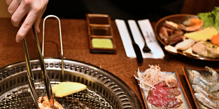 Luxusní degustační menu na gril: japonské hovězí Wagyu, krevety i chobotnice a lahev vína