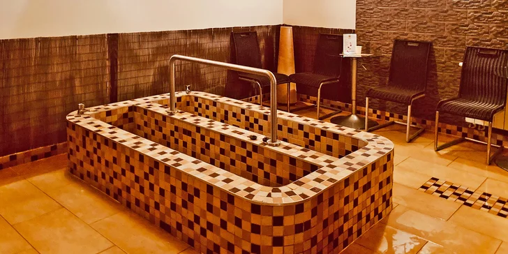Vstup do veřejného wellness s pravou finskolu saunou pro děti i dospělé