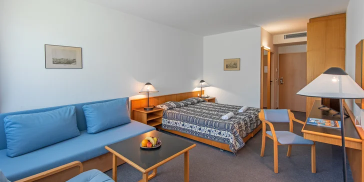 Dovolená u Balatonu: 4* hotel přímo u pláže, tobogán, bazény i wellness a polopenze