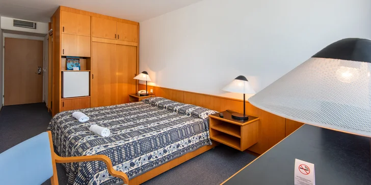 Dovolená u Balatonu: 4* hotel přímo u pláže, tobogán, bazény i wellness a polopenze