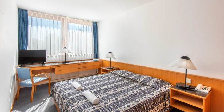 Dovolená u Balatonu: 4* hotel přímo u pláže, tobogán, bazény i wellness a polopenze