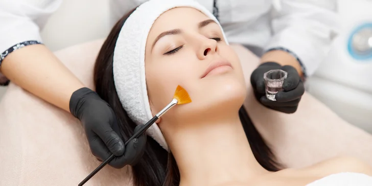 Chemický peeling pro sjednocení a vyhlazení pleti i zmírnění projevů akné