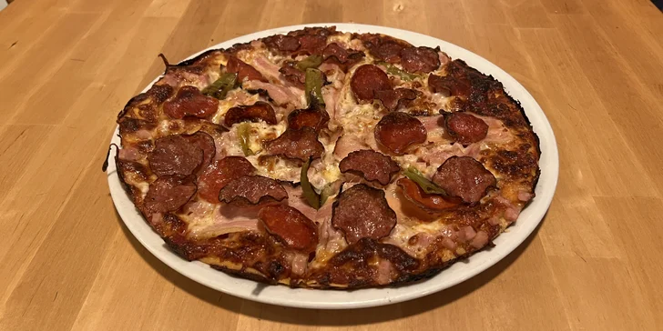 Vyberte si podle chuti: pizza o průměru 32 cm, výběr z 21 druhů