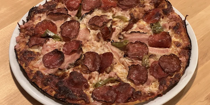 Vyberte si podle chuti: pizza o průměru 32 cm, výběr z 21 druhů