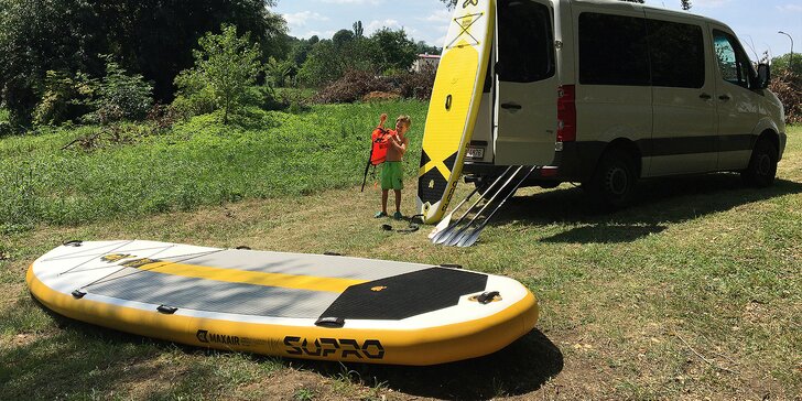 Sjíždění Labe a Ohře na paddleboardu i opékání buřtů: úseky vhodné i pro rodiny s dětmi