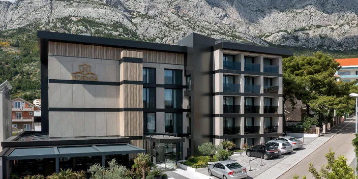 Baška Voda: 4* hotel se snídaní a wellness jen 170 m od pláže