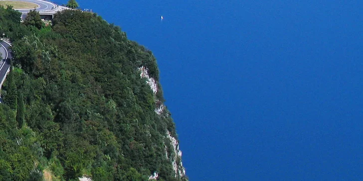 Dovolená u Lago di Garda: hotel v Tignale, polopenze, wellness a degustace vín ve vinařství