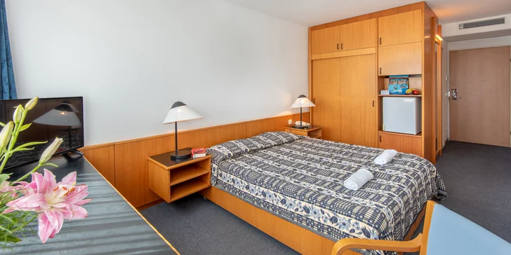 Dovolená u Balatonu: 4* hotel přímo u pláže, tobogán, bazény i wellness a polopenze