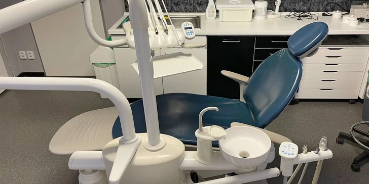 Zoubky jako perličky: odstranění pigmentace a usazenin metodou Air Flow