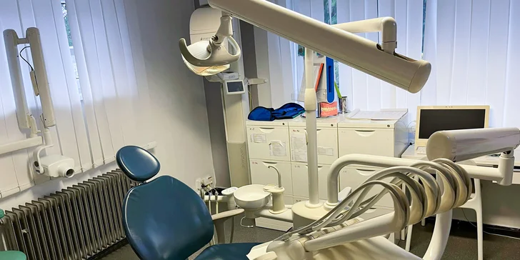 Zoubky jako perličky: odstranění pigmentace a usazenin metodou Air Flow