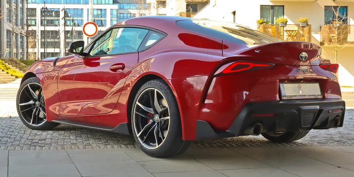 Projeďte se žihadlem: zážitkové jízdy v Toyota Supra, 20, 40 nebo 60 minut pro 1 osobu