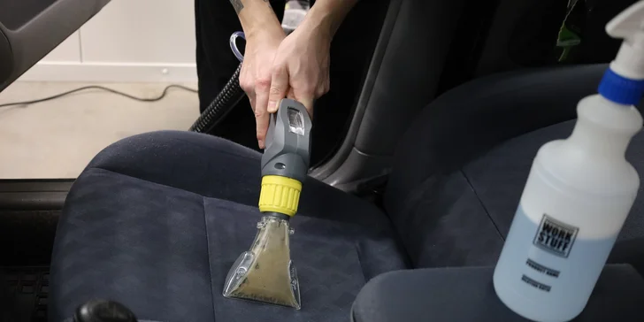 Detailingové čištění auta, ochrana laku nebo tekuté stěrače