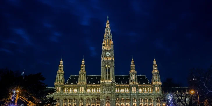 Silvestr ve Vídni: pořádná párty s hudbou a pestrým programem i novoroční trhy před Schönbrunnem