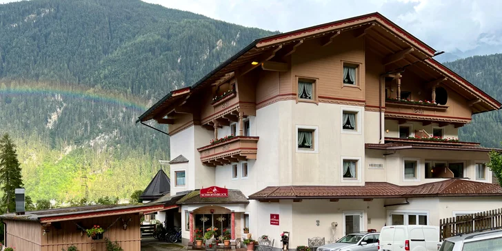 Dovolená v rakouských Alpách až pro 4 osoby: středisko Mayrhofen, snídaně a saunový svět