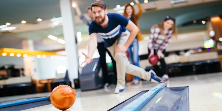 Vykutálená zábava pro rodinu či partu kamarádů: 60 či 120 min. bowlingu až pro 8 osob v Táboře