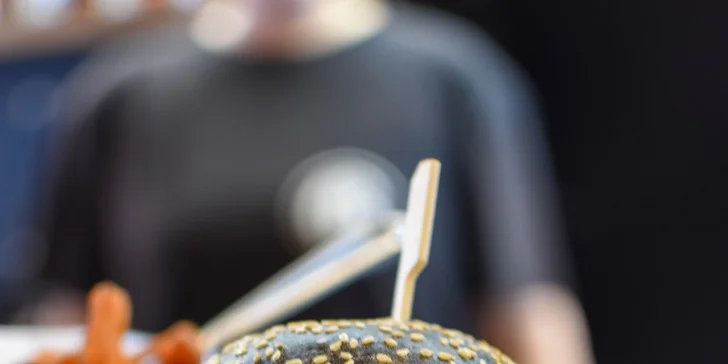 London burger menu s domácími chipsy se slaninou pro dva