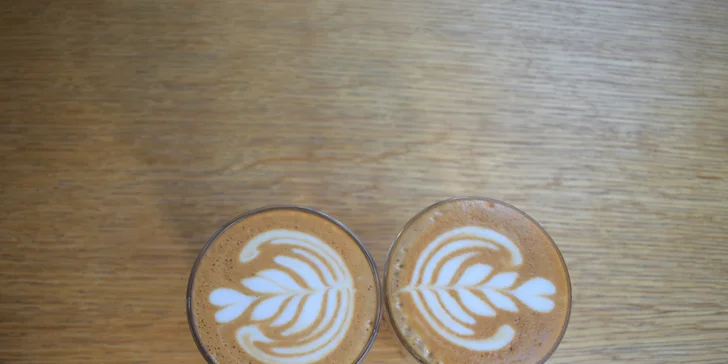 Kurz domácí přípravy kávy či latte art pro 1 nebo 2 osoby v Café Alegre