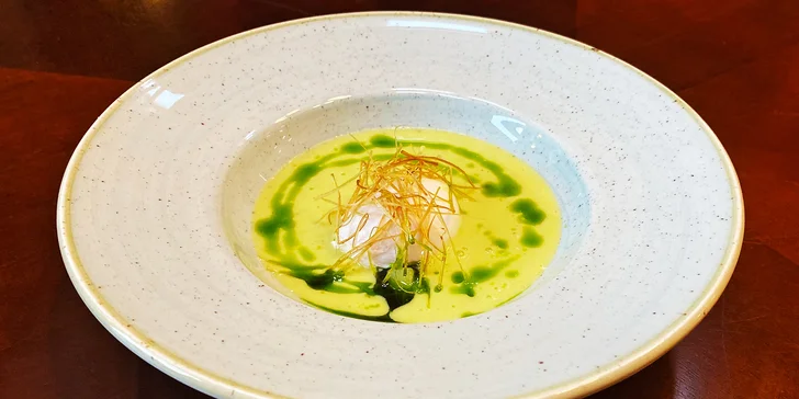 Degustační tříchodové menu pro 2 osoby s výhledem na golfové hřiště