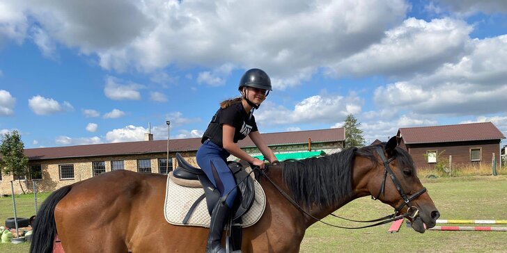 Individuální lekce jízdy na koni i péče o něj: děti i dospělí, 50 nebo 80 minut i balíček 4 jízd