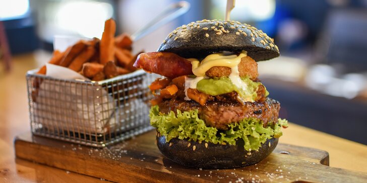 London burger menu s domácími chipsy se slaninou pro dva