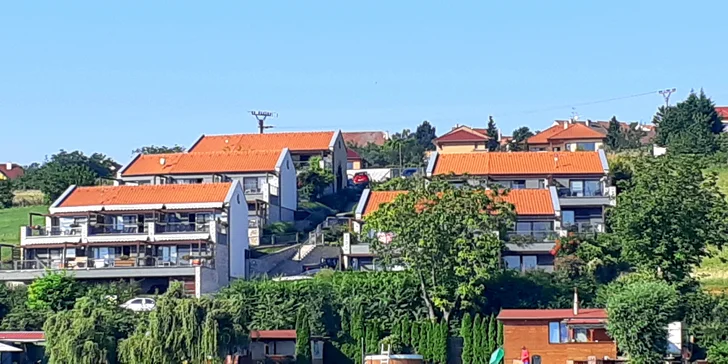 Dovolená mezi vinicemi: luxusní apartmány na Pálavě pro dva i rodinu