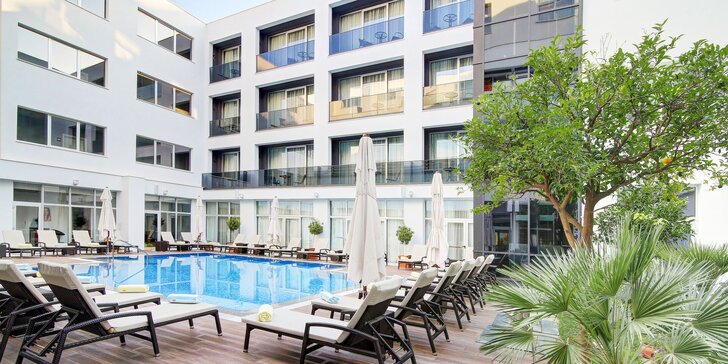 Dovolená v Dubrovníku, městě UNESCO: 4* hotel se snídaní či polopenzí, 300 m na pláž a sezónní bazén